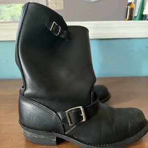 Woman’s Frye harness boots in excellent condition
